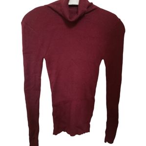 Express Fitted Ribbed Turtleneck in Maroon